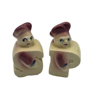 Vintage Mid Century Shawnee Chef S & P Salt And Pepper Shakers With Corks